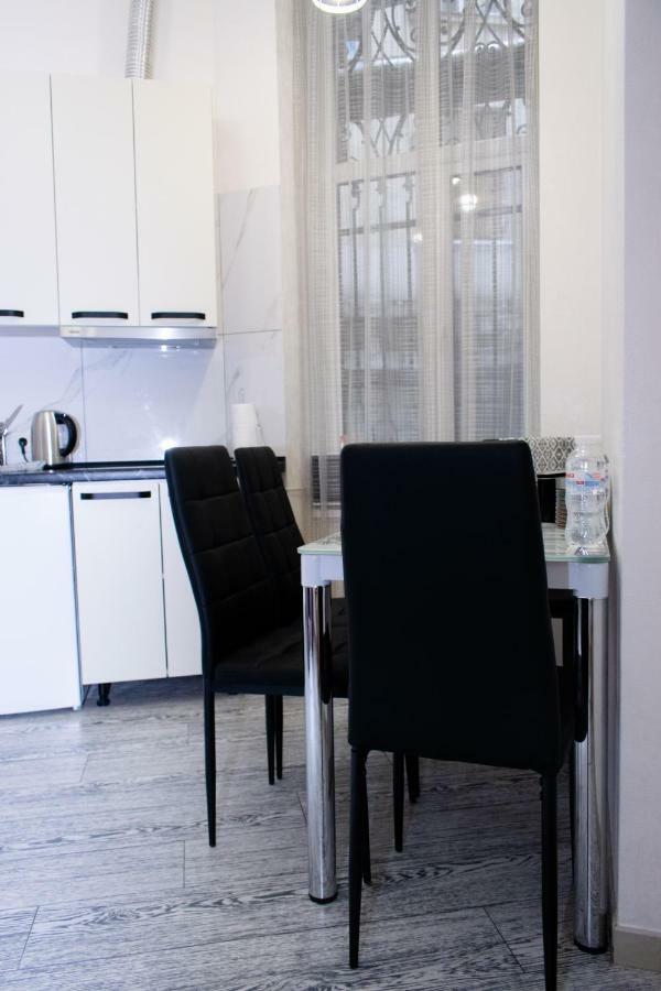 Apartment Barvy Lvova On Kostyushka St Kültér fotó