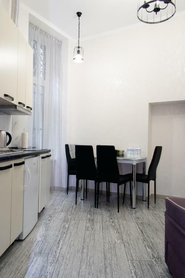 Apartment Barvy Lvova On Kostyushka St Kültér fotó