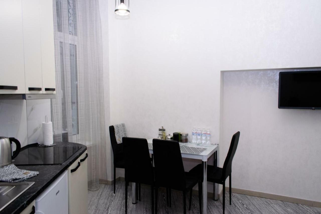 Apartment Barvy Lvova On Kostyushka St Kültér fotó